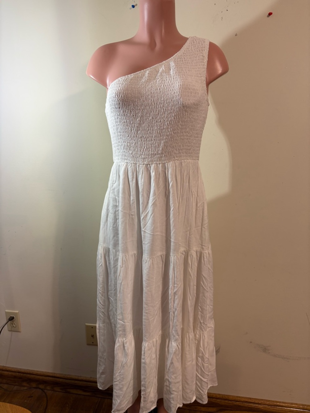 Anrabess One Shoulder dress Women’s medium White Maxi tiered smocked chest lined